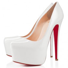 Sandali Christian Louboutin Daffodile con plateau da 160 mm, colore bianco sporco.