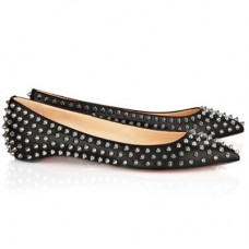 Ballerine Christian Louboutin Pigalle con borchie nere Ballerine Christian Louboutin Pigalle con borchie nere