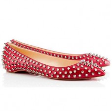 Ballerine Christian Louboutin Pigalle con borchie rosse Ballerine Christian Louboutin Pigalle con borchie rosse