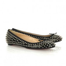Ballerine con borchie Big Kiss di Christian Louboutin, nere
