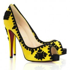 Décolleté Christian Louboutin Very Brode 120mm con punta aperta, colore giallo Décolleté Christian Louboutin Very Brode 120mm con punta aperta, colore giallo